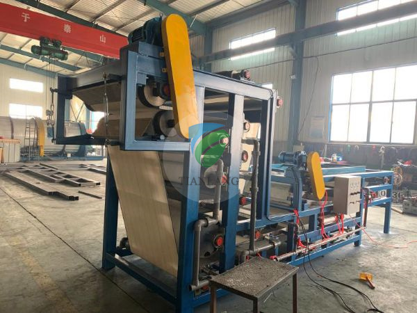 Washing belt filter press